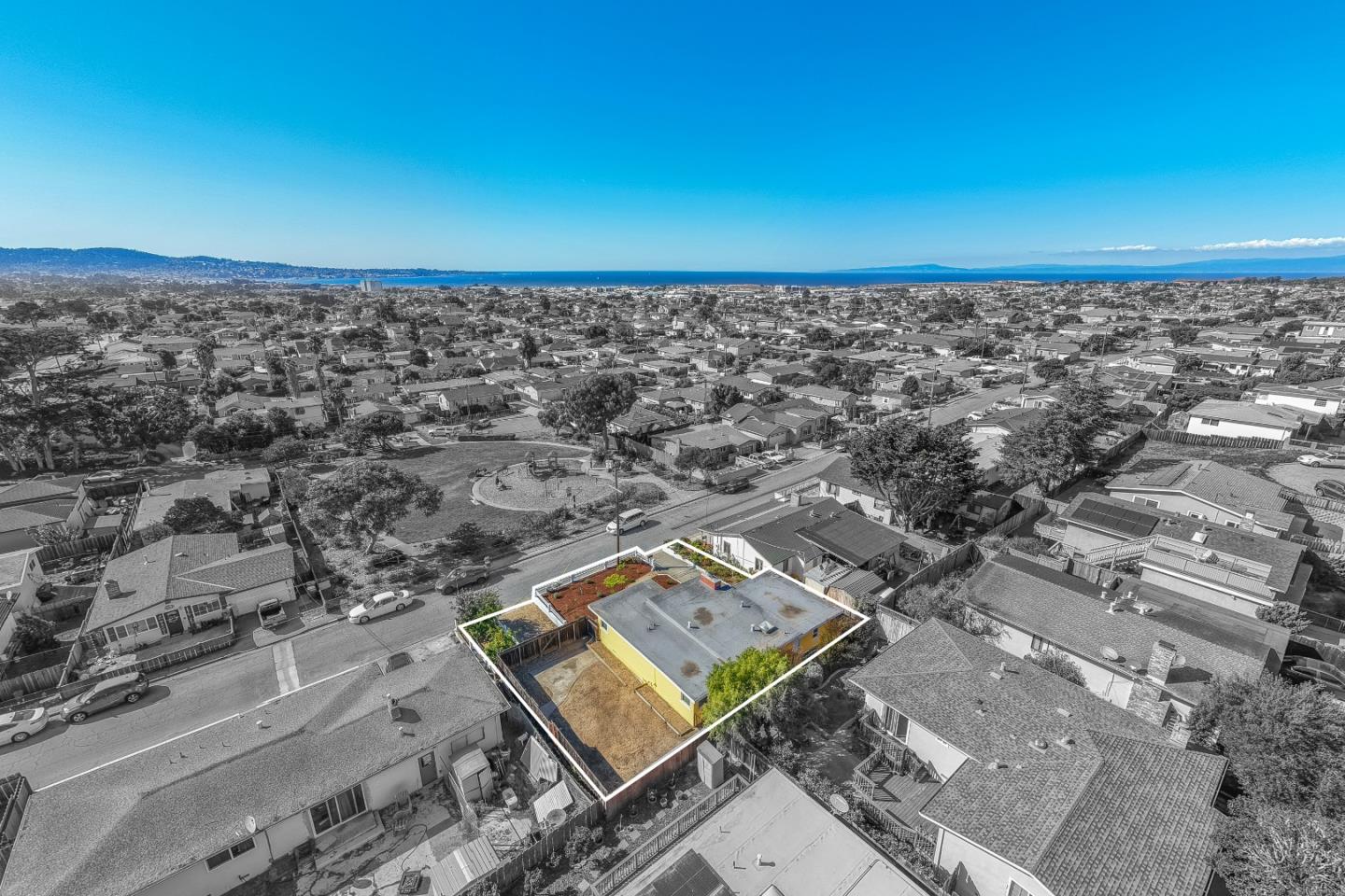 Detail Gallery Image 5 of 32 For 1224 Harding St, Seaside,  CA 93955 - 2 Beds | 1 Baths