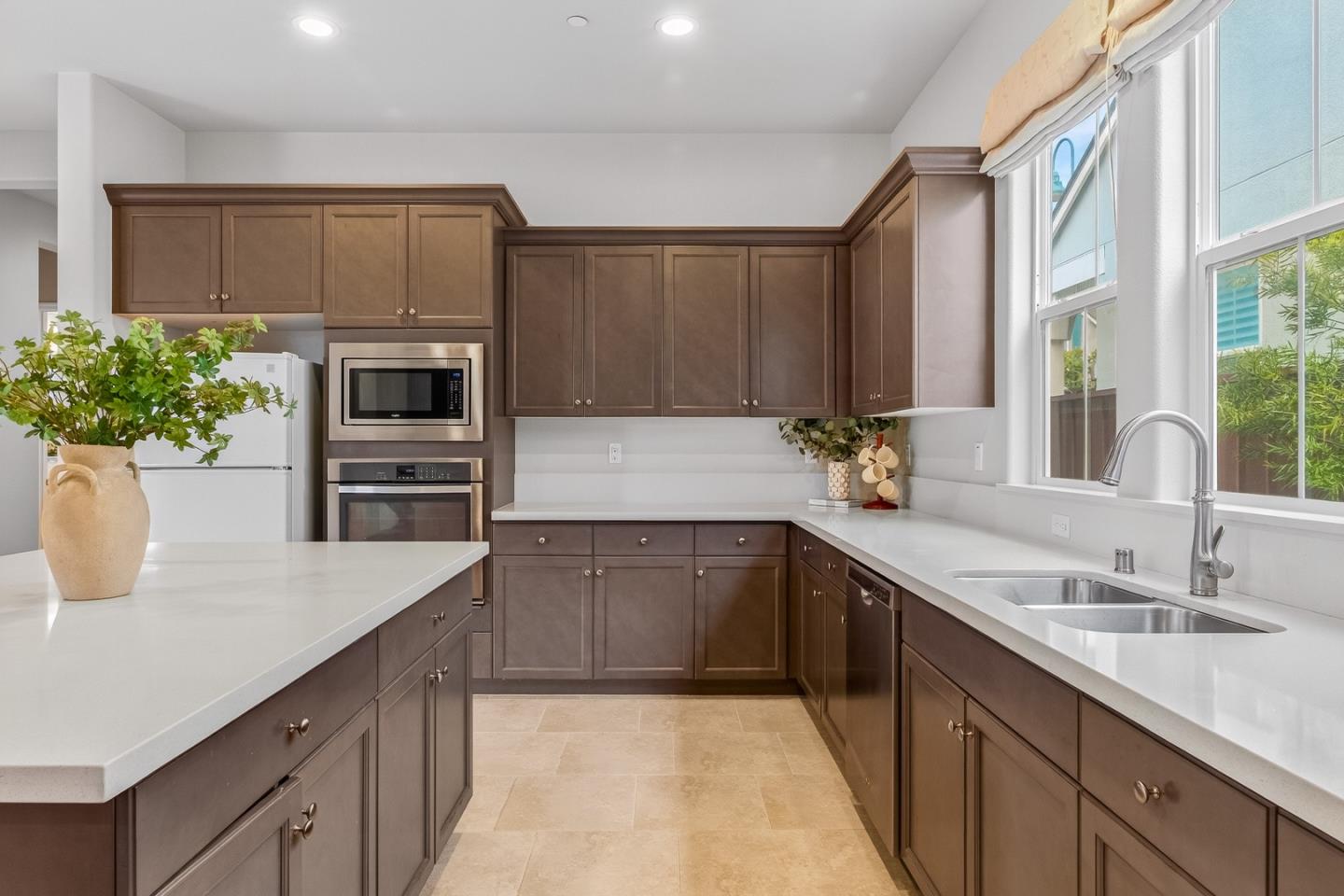 Detail Gallery Image 12 of 45 For 2962 Bluffs Dr, Marina,  CA 93933 - 3 Beds | 2/1 Baths