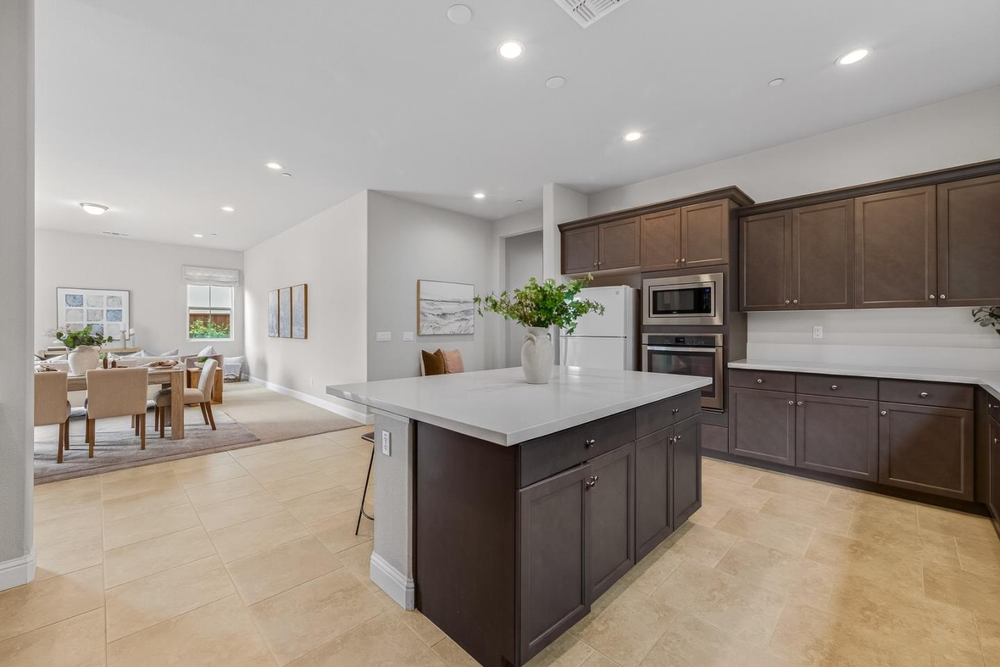 Detail Gallery Image 14 of 45 For 2962 Bluffs Dr, Marina,  CA 93933 - 3 Beds | 2/1 Baths