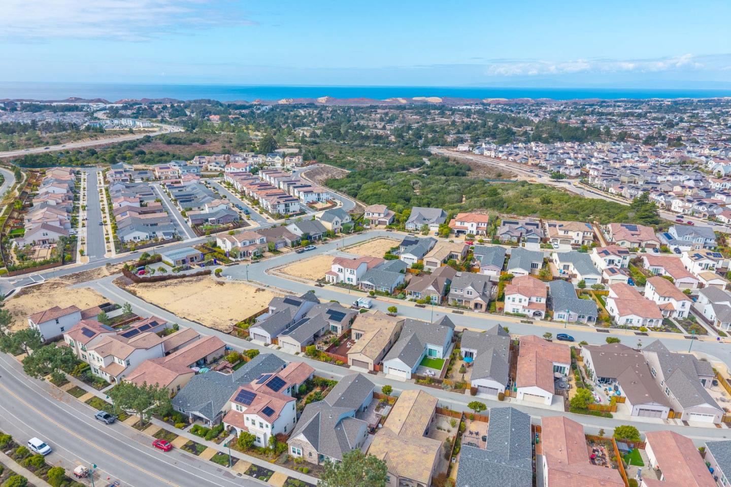Detail Gallery Image 2 of 45 For 2962 Bluffs Dr, Marina,  CA 93933 - 3 Beds | 2/1 Baths
