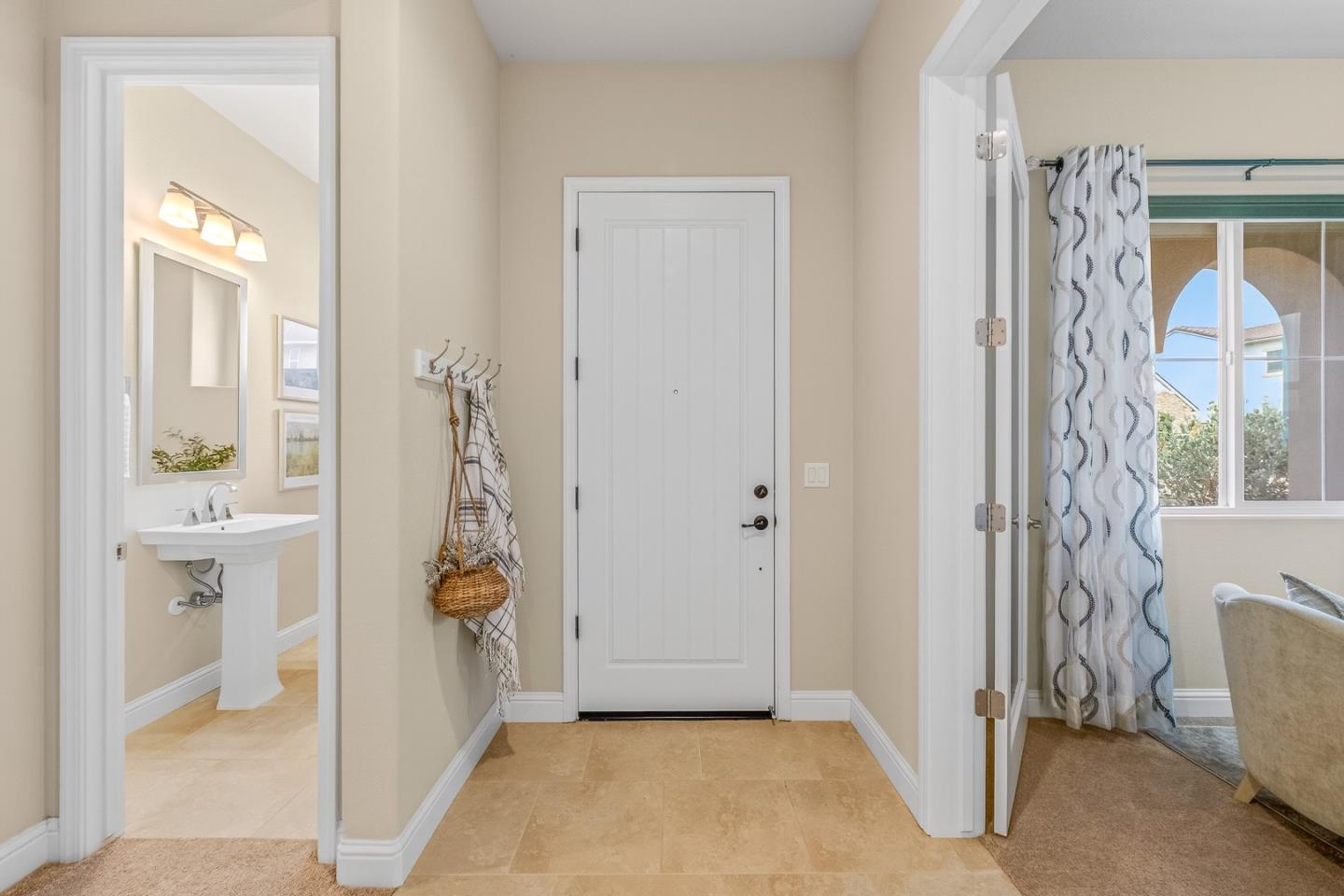 Detail Gallery Image 6 of 45 For 2962 Bluffs Dr, Marina,  CA 93933 - 3 Beds | 2/1 Baths