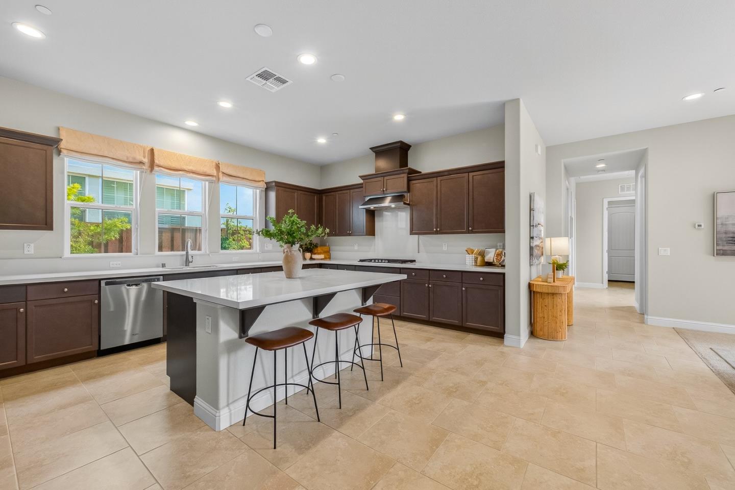 Detail Gallery Image 9 of 45 For 2962 Bluffs Dr, Marina,  CA 93933 - 3 Beds | 2/1 Baths