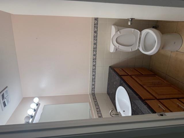 Detail Gallery Image 14 of 29 For 1126 Alvernaz Dr, San Jose,  CA 95121 - 4 Beds | 3/1 Baths