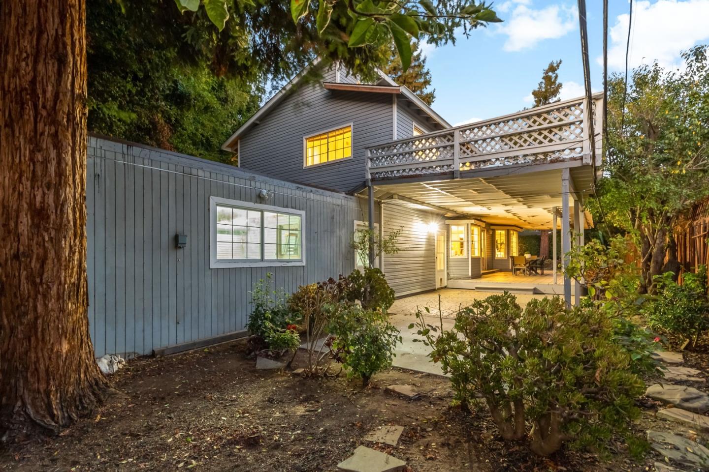 Detail Gallery Image 32 of 34 For 22 Wayne Ct, Redwood City,  CA 94063 - 4 Beds | 3 Baths