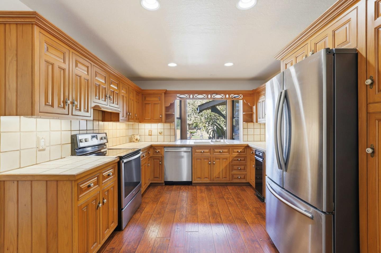 Detail Gallery Image 11 of 44 For 780 Welburn Ave, Gilroy,  CA 95020 - 4 Beds | 2 Baths