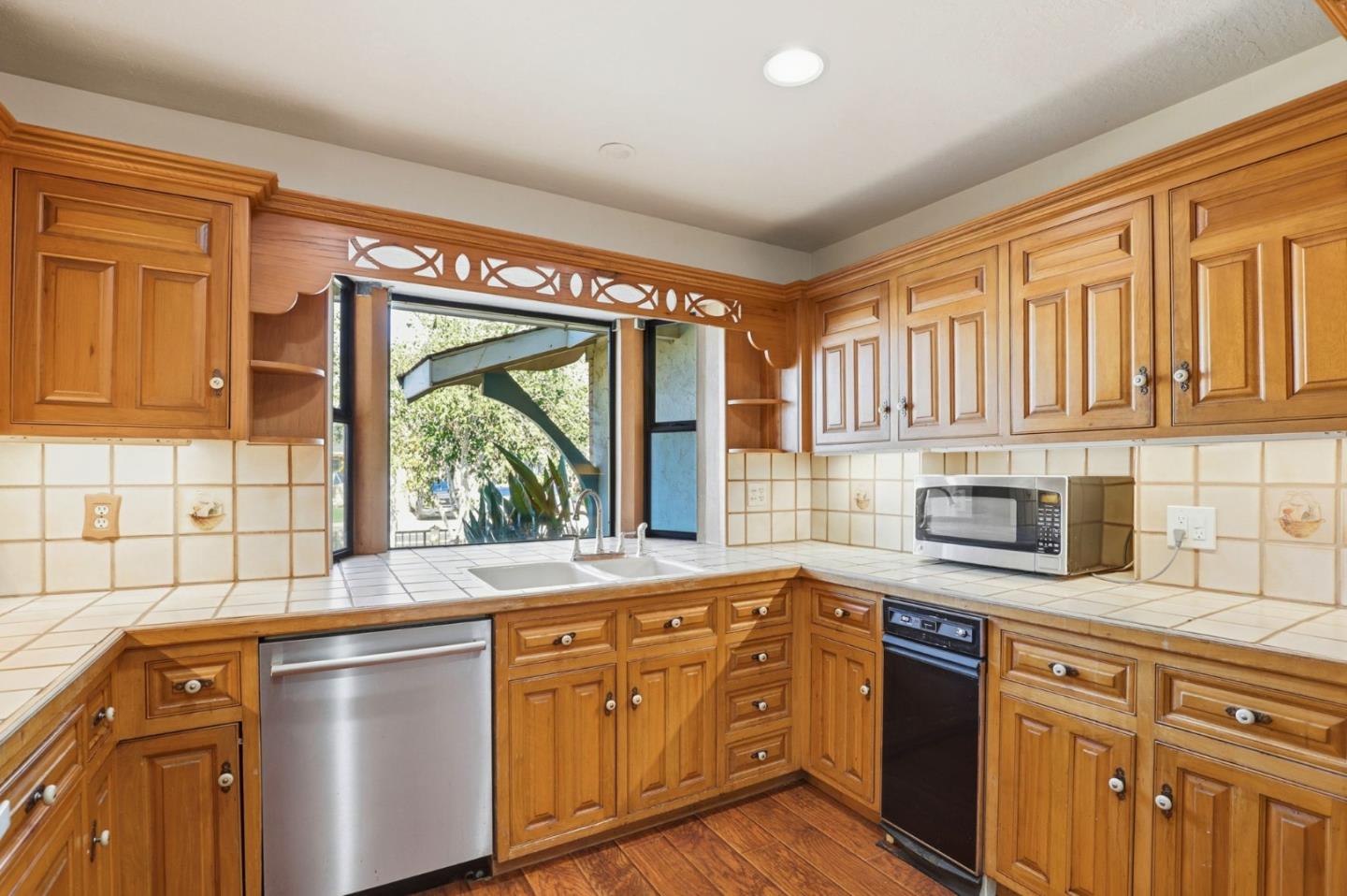 Detail Gallery Image 12 of 44 For 780 Welburn Ave, Gilroy,  CA 95020 - 4 Beds | 2 Baths