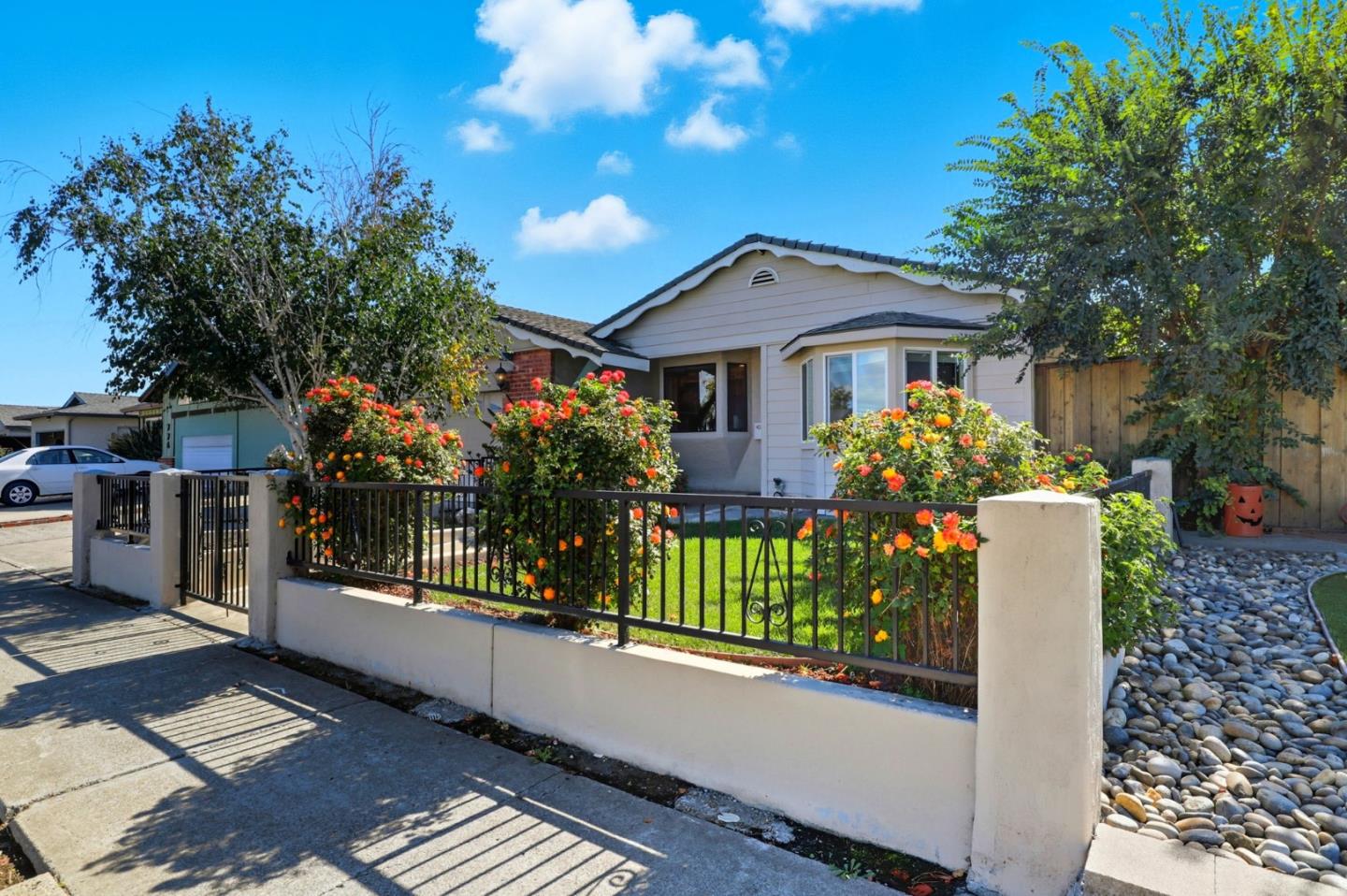 Detail Gallery Image 2 of 44 For 780 Welburn Ave, Gilroy,  CA 95020 - 4 Beds | 2 Baths