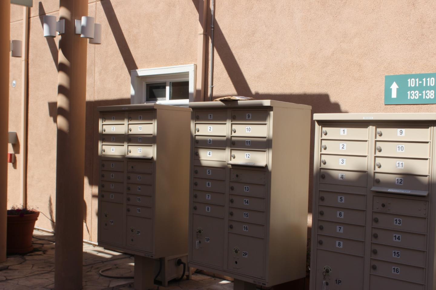 Detail Gallery Image 2 of 11 For 25 Mcaker Ct #109,  San Mateo,  CA 94403 - 3 Beds | 2/1 Baths