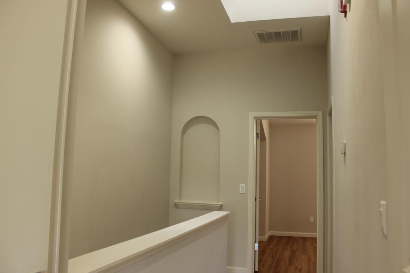 Detail Gallery Image 9 of 11 For 25 Mcaker Ct #109,  San Mateo,  CA 94403 - 3 Beds | 2/1 Baths