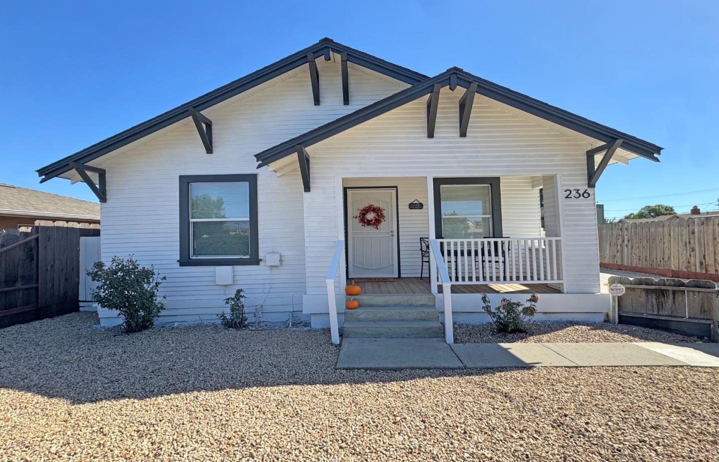 Detail Gallery Image 3 of 41 For 236 West St, Soledad,  CA 93960 - 3 Beds | 1 Baths