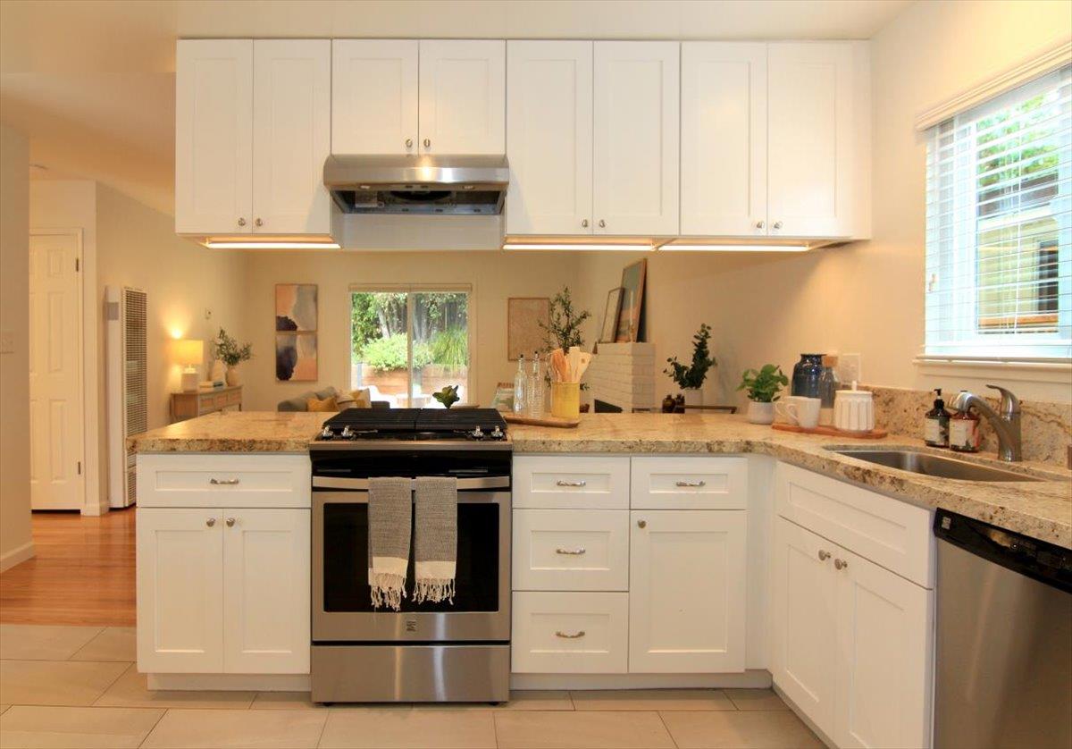 Detail Gallery Image 9 of 25 For 505 Clubhouse Dr, Aptos,  CA 95003 - 3 Beds | 2 Baths