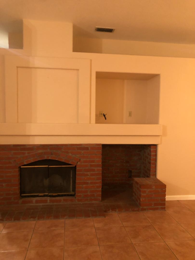 Detail Gallery Image 2 of 7 For 8584 Canyon Brook Way, Elk Grove,  CA 95624 - 3 Beds | 2 Baths