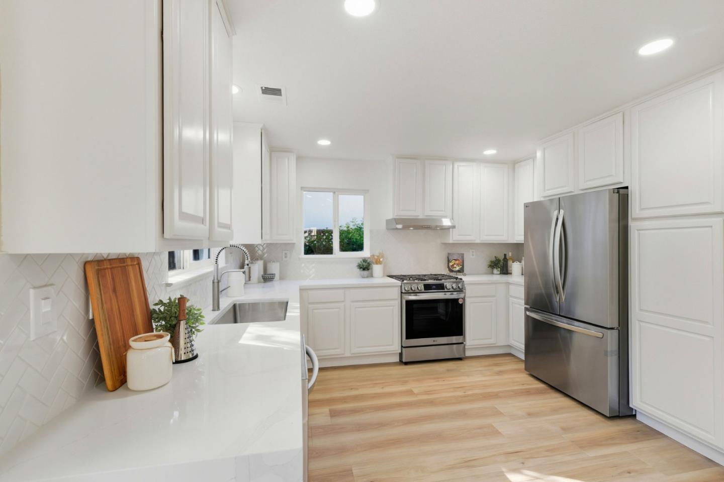 Detail Gallery Image 11 of 38 For 101 Glen Alpine Ct, Mountain View,  CA 94043 - 3 Beds | 3 Baths