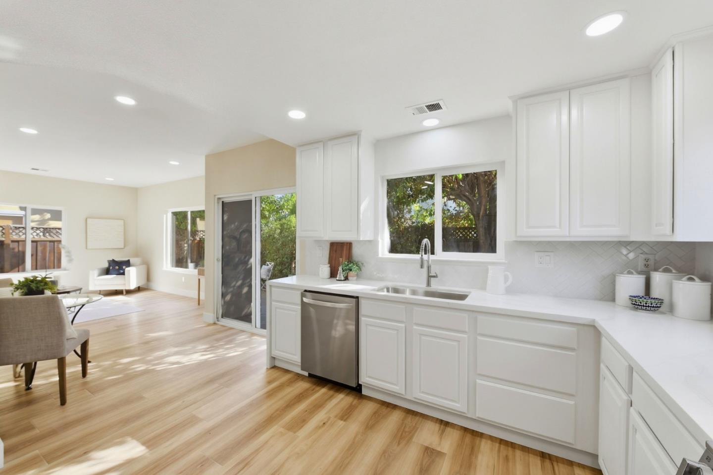 Detail Gallery Image 12 of 38 For 101 Glen Alpine Ct, Mountain View,  CA 94043 - 3 Beds | 3 Baths