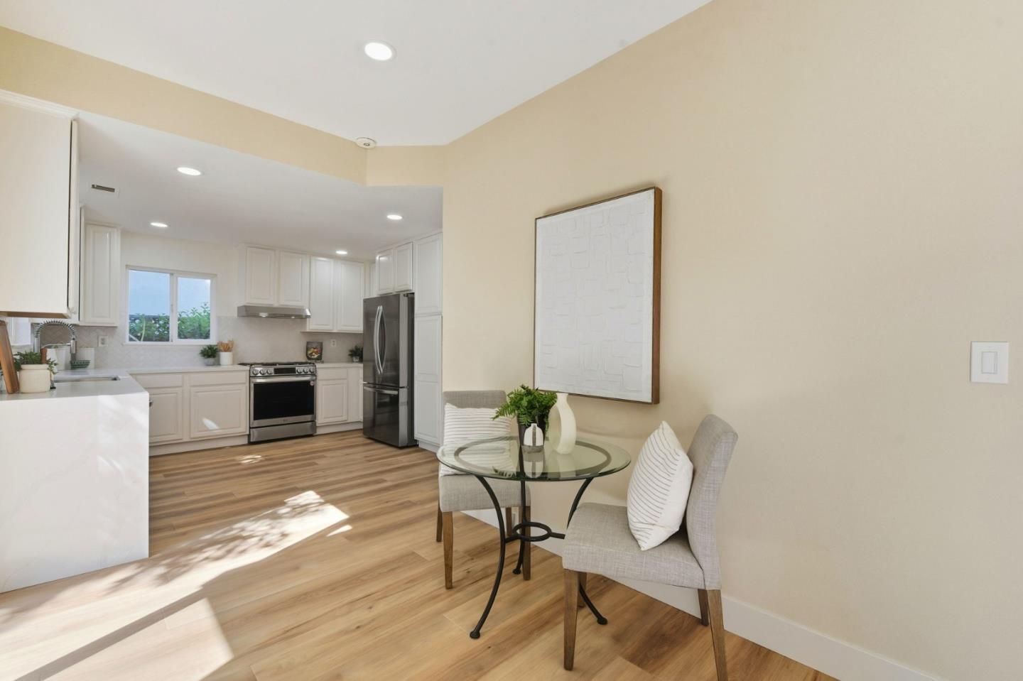 Detail Gallery Image 13 of 38 For 101 Glen Alpine Ct, Mountain View,  CA 94043 - 3 Beds | 3 Baths