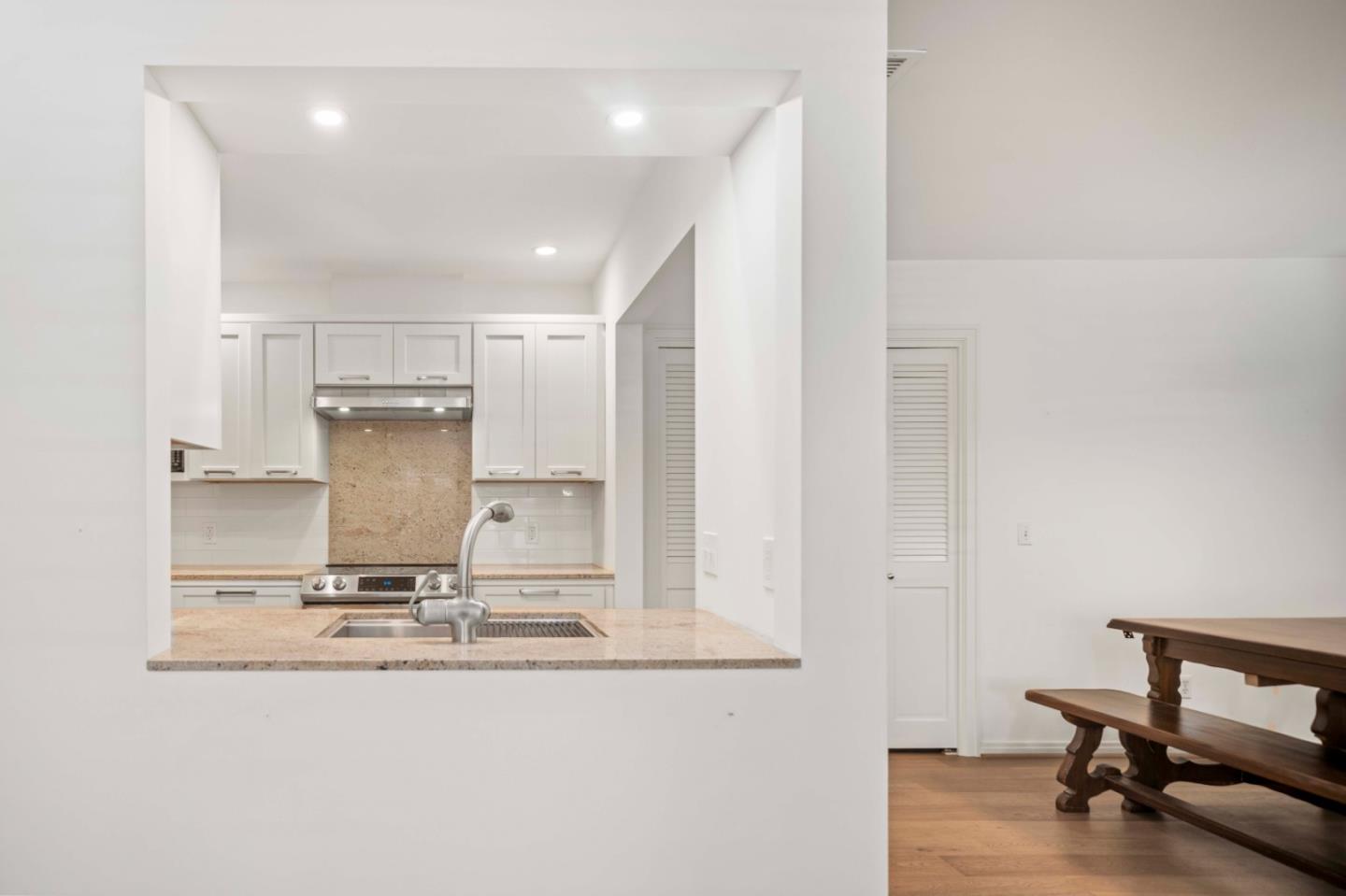 Detail Gallery Image 11 of 33 For 0 Ne Corner San Carlos & 8th St #1,  Carmel,  CA 93921 - 2 Beds | 2 Baths