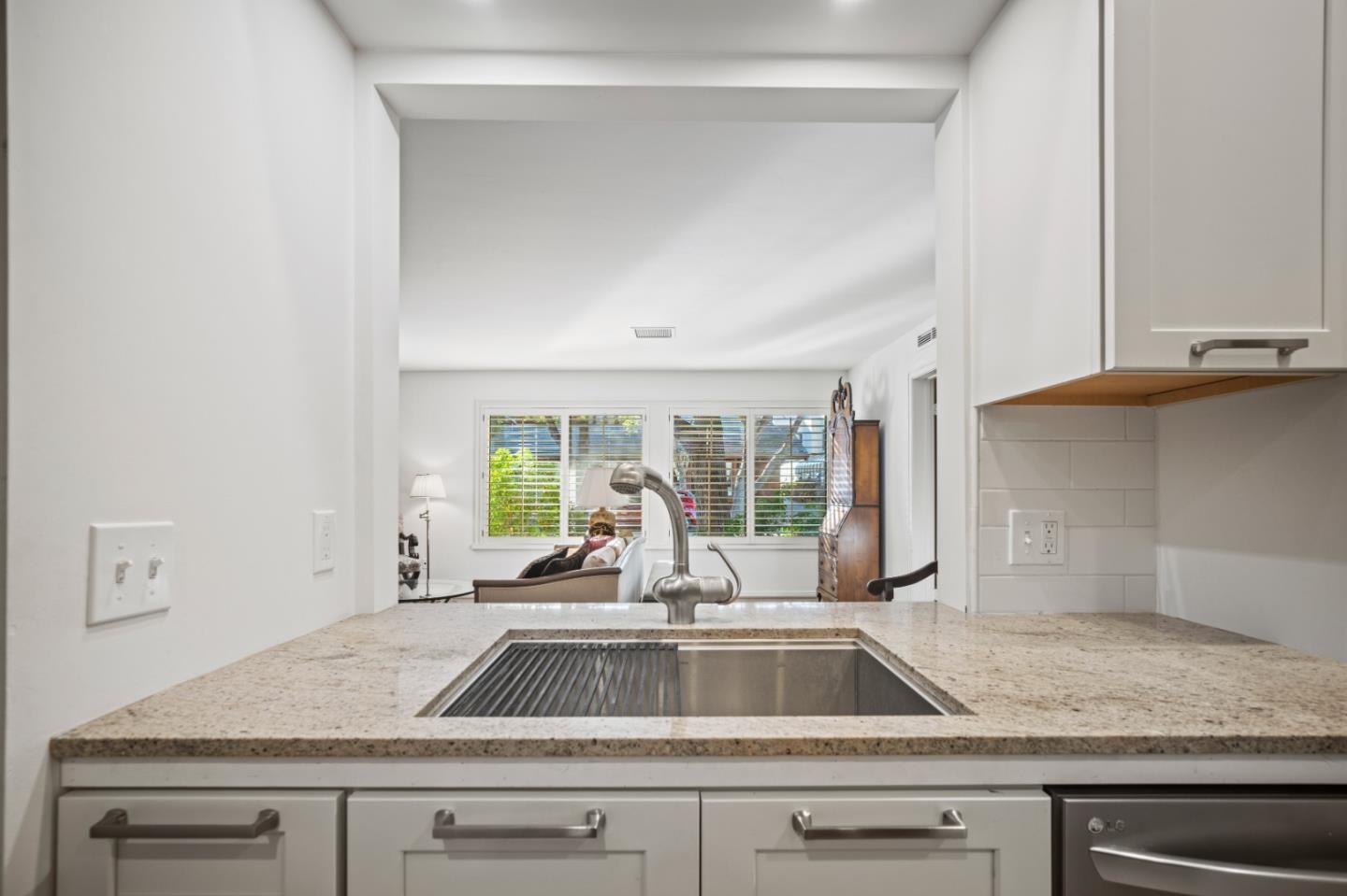 Detail Gallery Image 15 of 33 For 0 Ne Corner San Carlos & 8th St #1,  Carmel,  CA 93921 - 2 Beds | 2 Baths