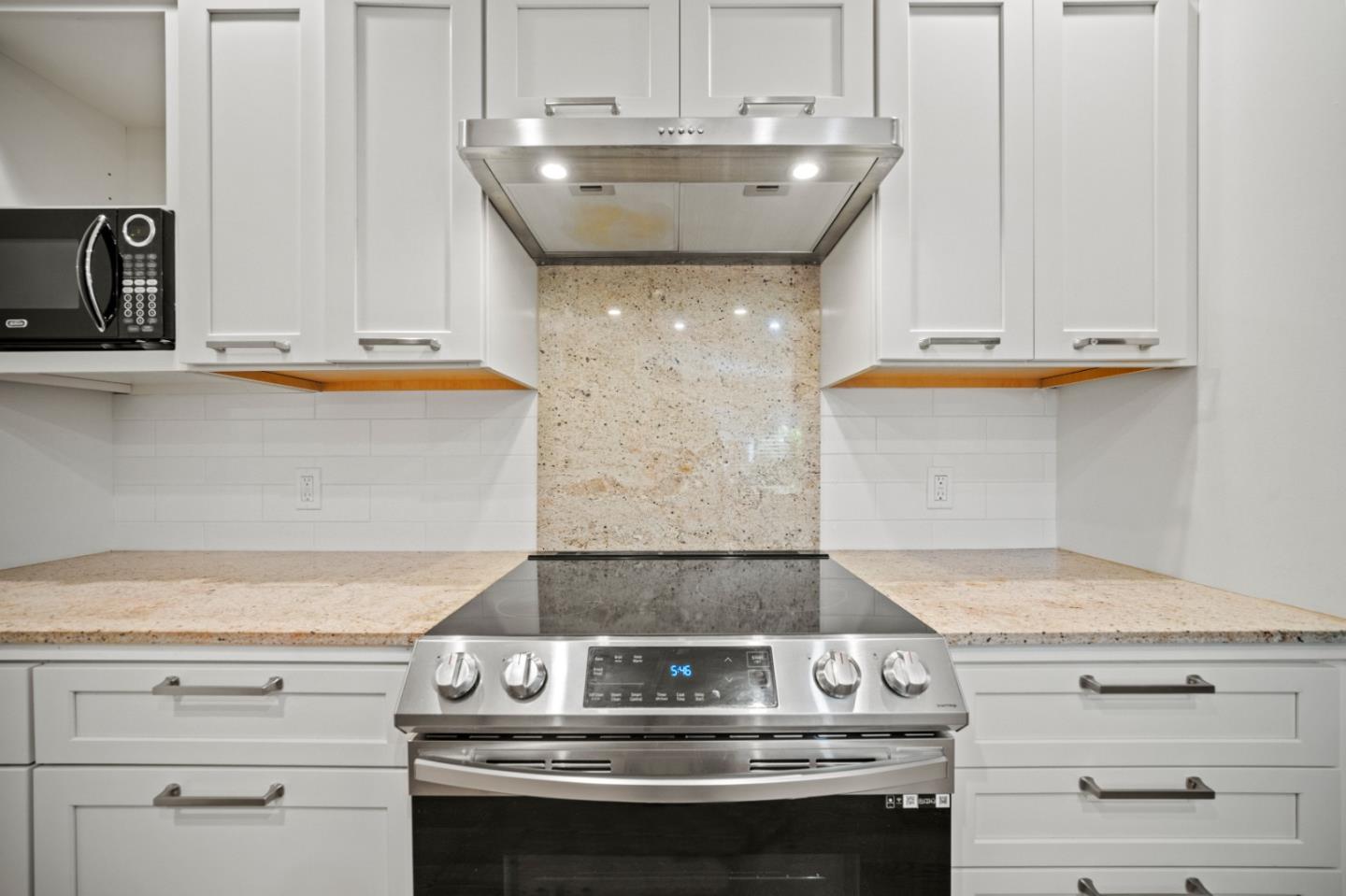 Detail Gallery Image 16 of 33 For 0 Ne Corner San Carlos & 8th St #1,  Carmel,  CA 93921 - 2 Beds | 2 Baths