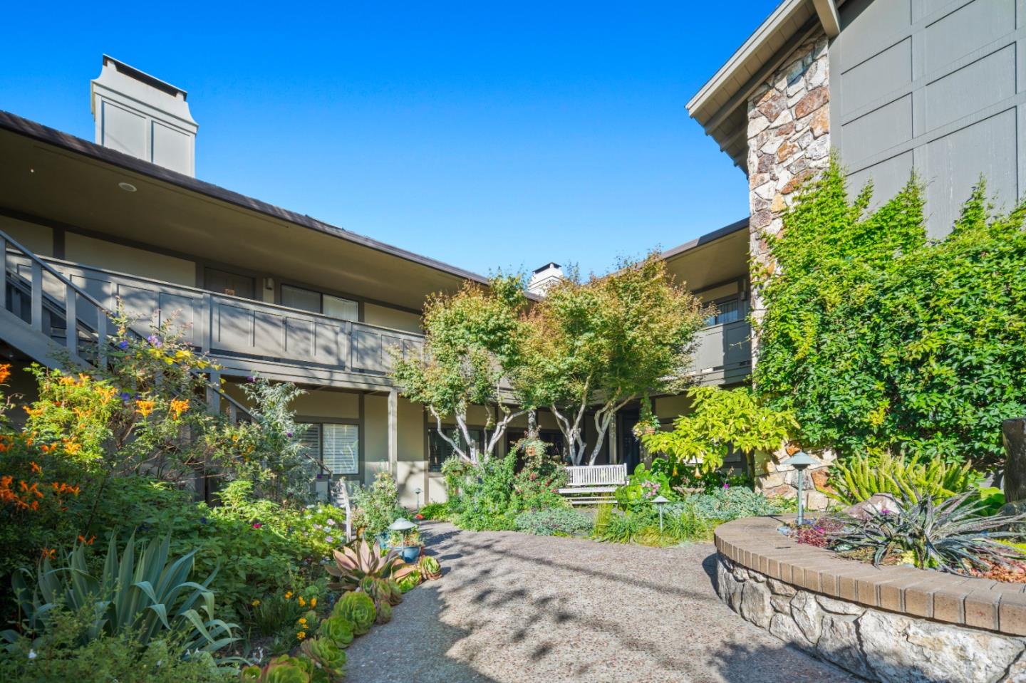 Detail Gallery Image 3 of 33 For 0 Ne Corner San Carlos & 8th St #1,  Carmel,  CA 93921 - 2 Beds | 2 Baths