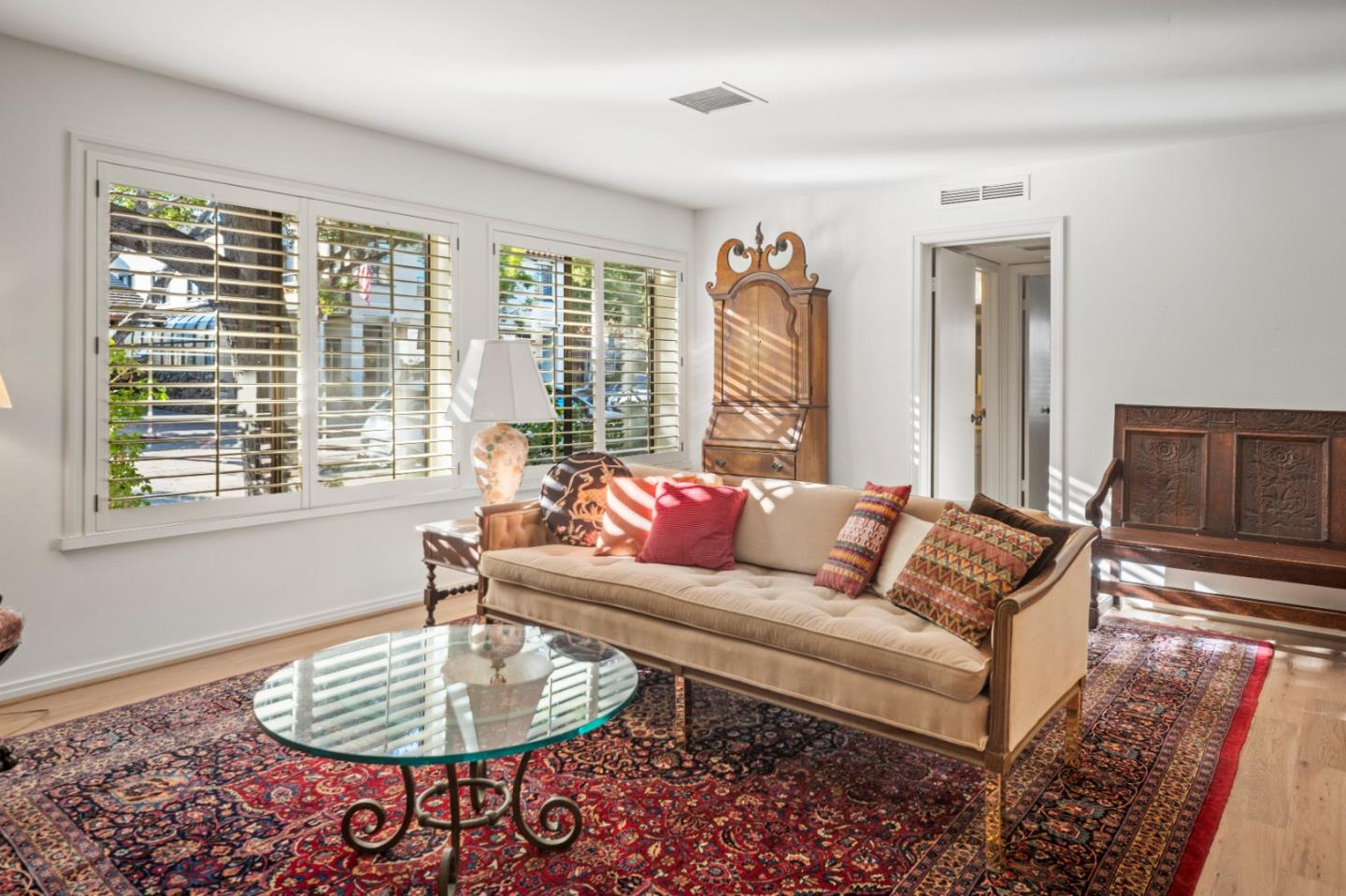 Detail Gallery Image 6 of 33 For 0 Ne Corner San Carlos & 8th St #1,  Carmel,  CA 93921 - 2 Beds | 2 Baths