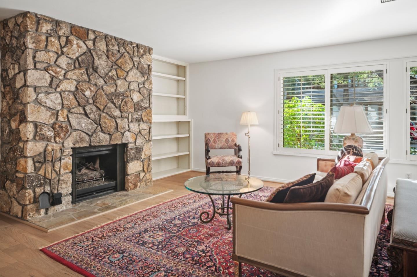 Detail Gallery Image 8 of 33 For 0 Ne Corner San Carlos & 8th St #1,  Carmel,  CA 93921 - 2 Beds | 2 Baths