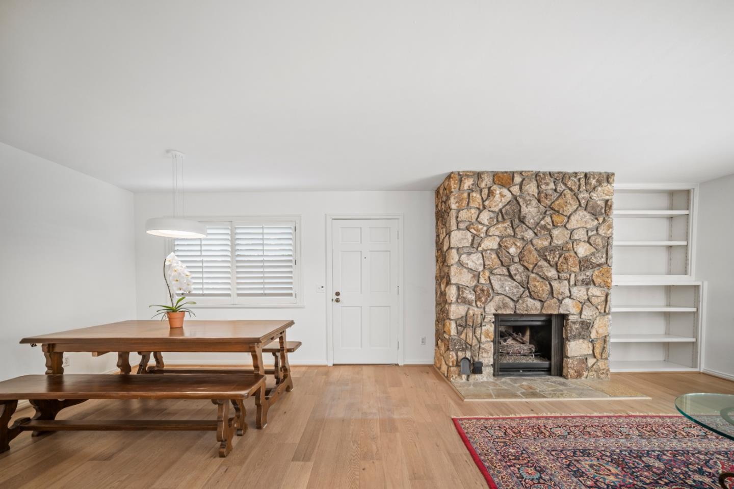 Detail Gallery Image 9 of 33 For 0 Ne Corner San Carlos & 8th St #1,  Carmel,  CA 93921 - 2 Beds | 2 Baths