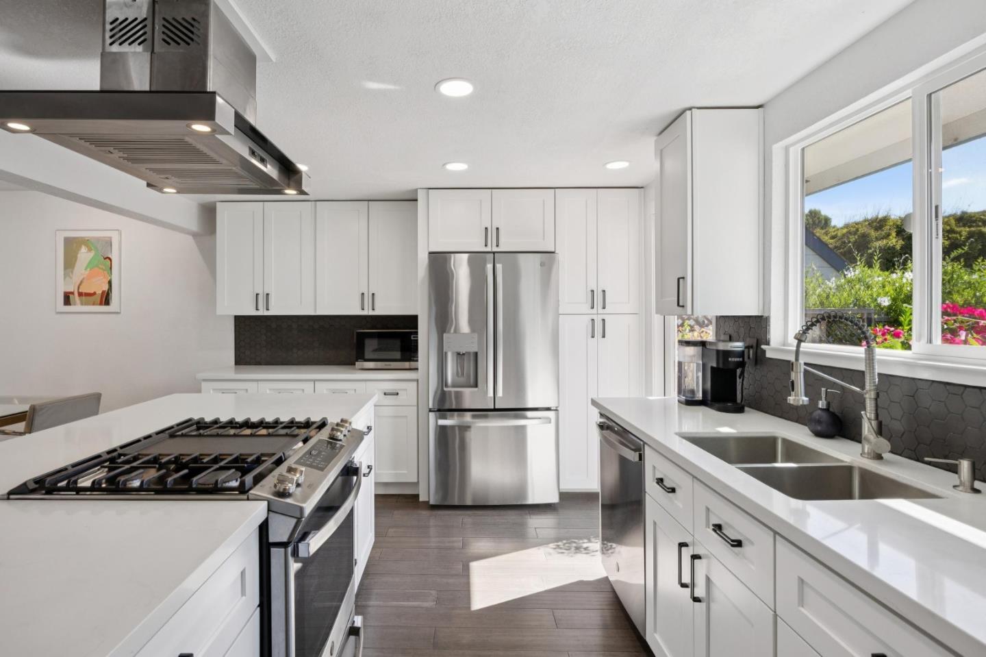 Detail Gallery Image 10 of 52 For 2601 Mallory Ln, Santa Cruz,  CA 95065 - 3 Beds | 2 Baths