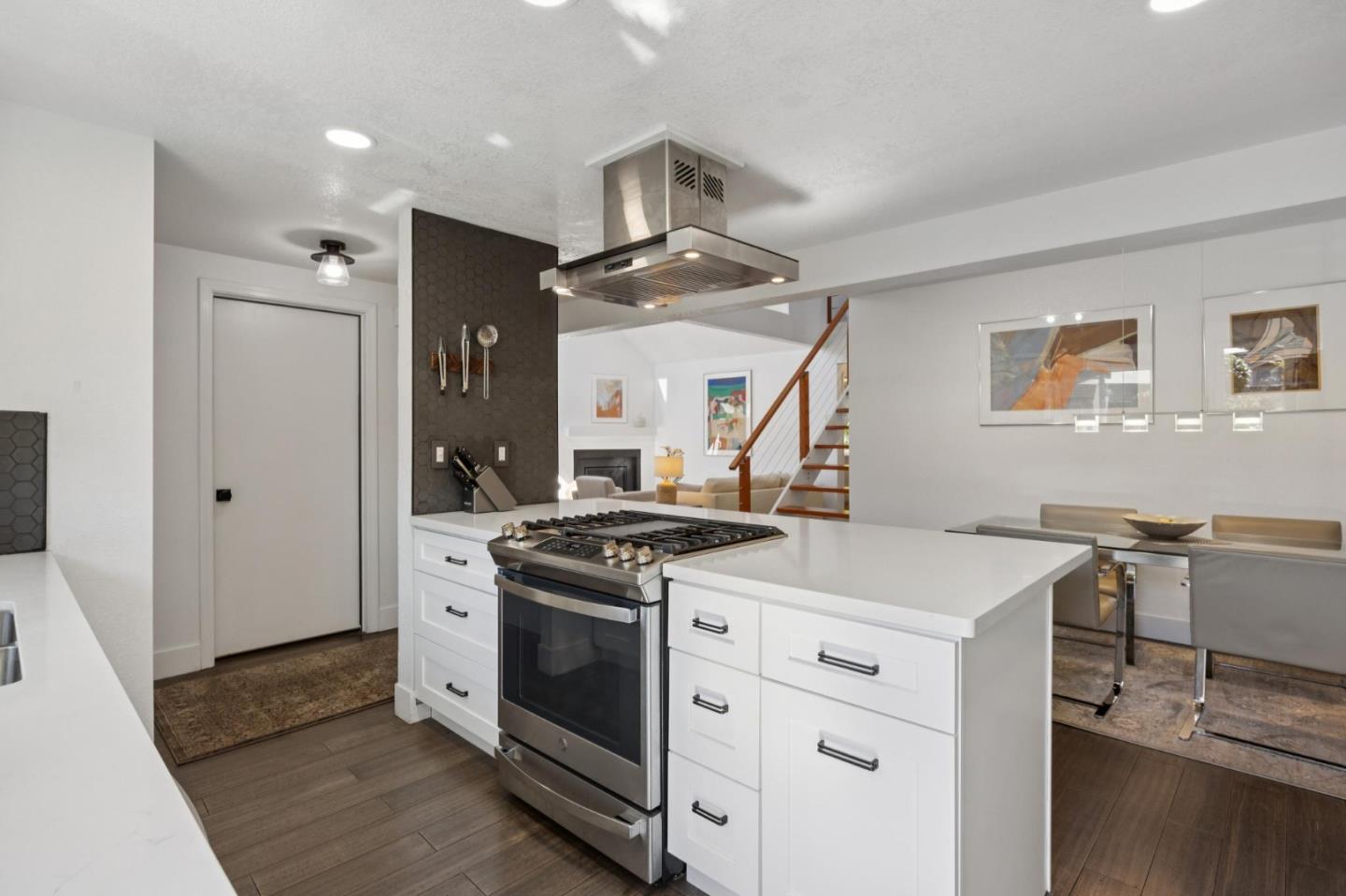 Detail Gallery Image 12 of 52 For 2601 Mallory Ln, Santa Cruz,  CA 95065 - 3 Beds | 2 Baths