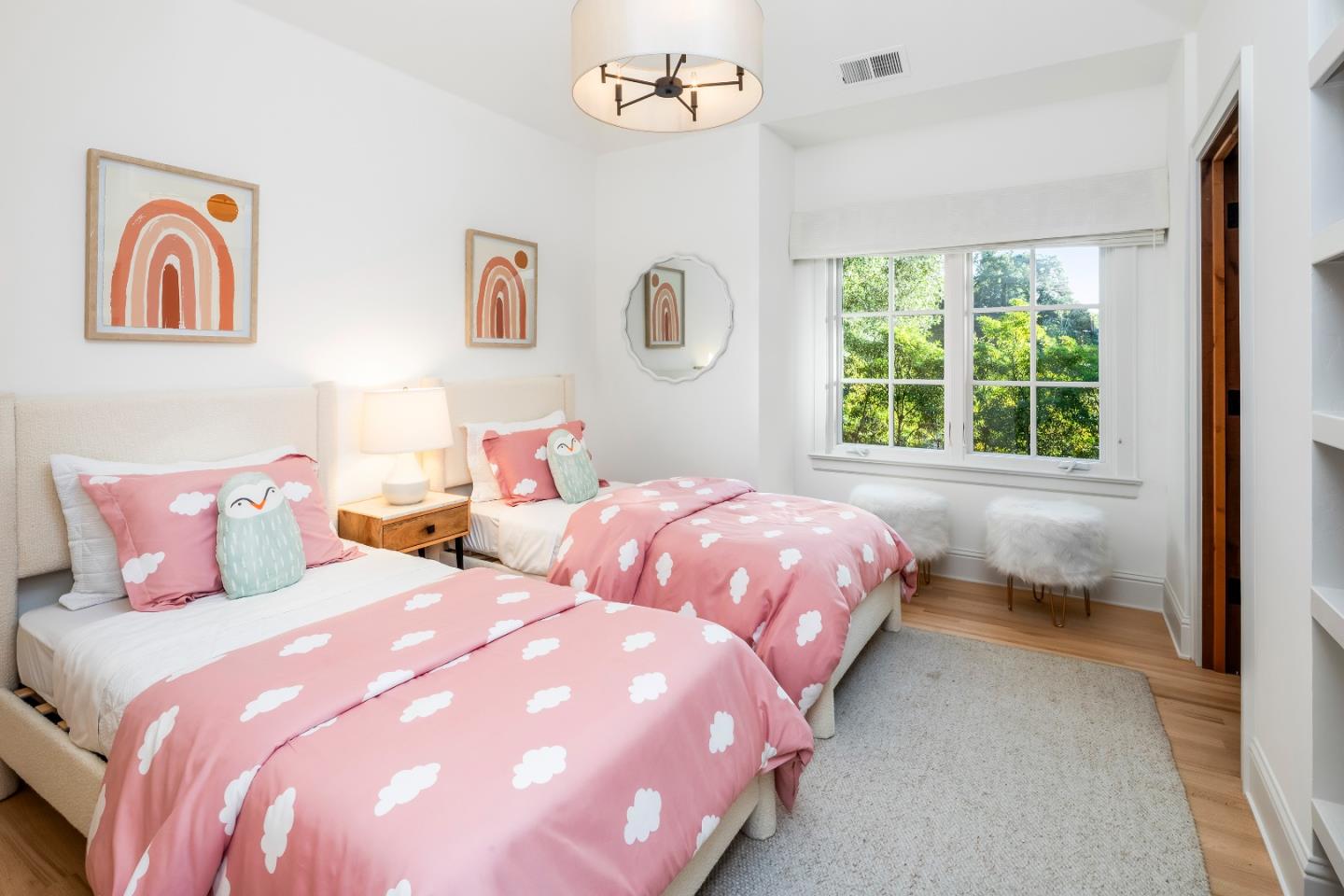 Detail Gallery Image 16 of 25 For 1224 Whitaker Way, Menlo Park,  CA 94025 - 6 Beds | 5 Baths