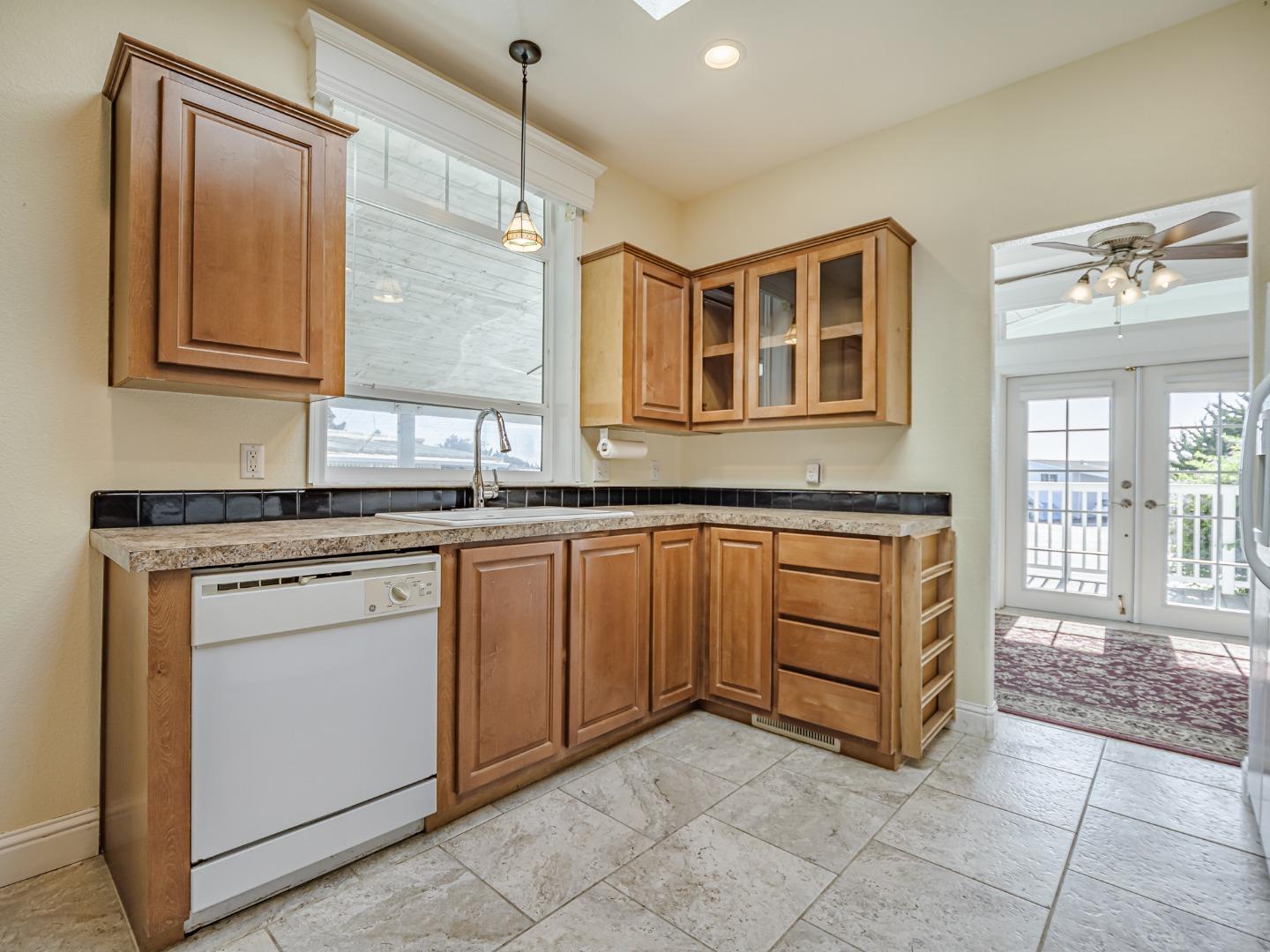 Detail Gallery Image 14 of 61 For 2395 Delaware Ave #92,  Santa Cruz,  CA 95060 - 2 Beds | 2 Baths