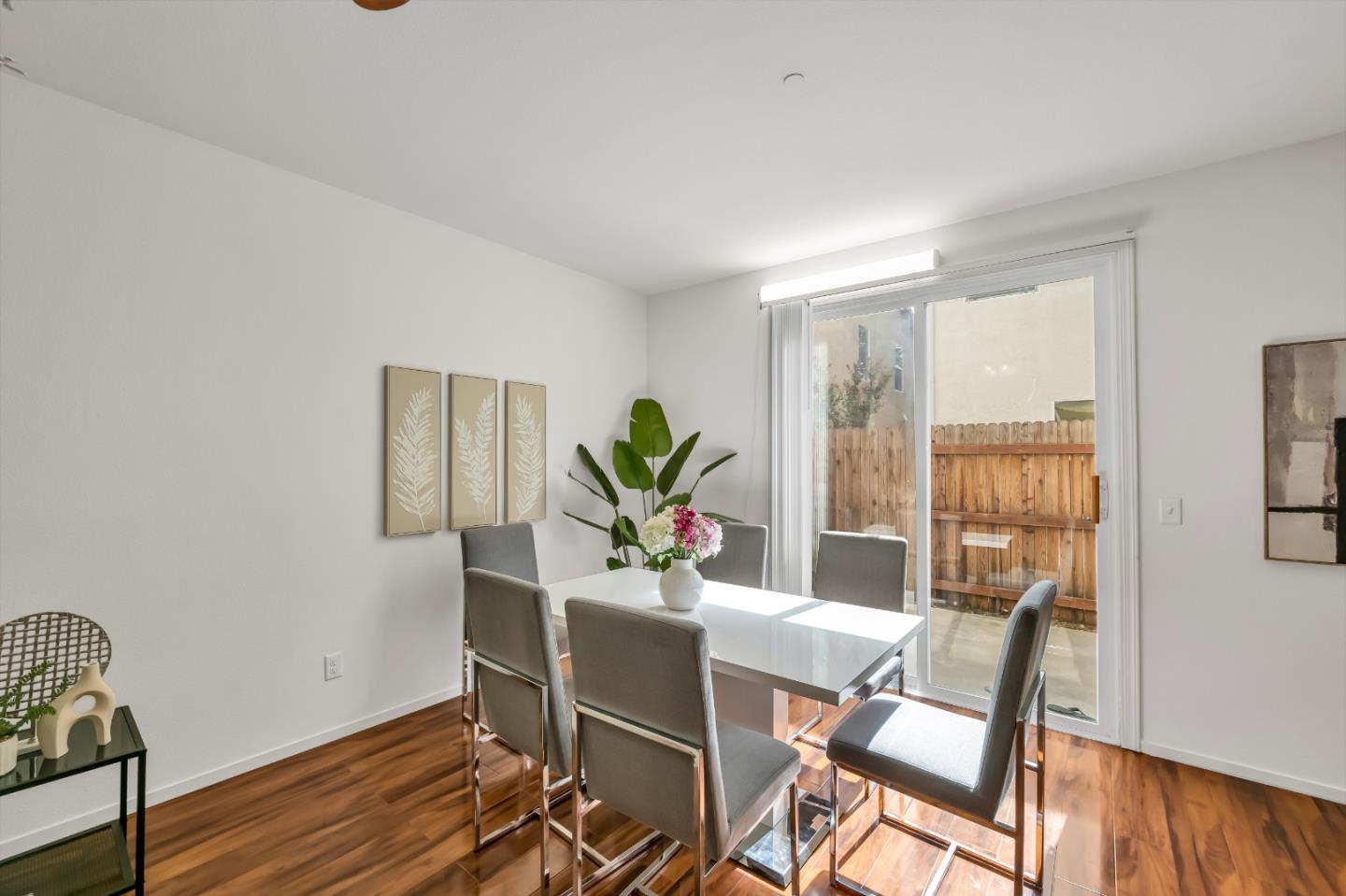 Detail Gallery Image 10 of 31 For 8902 Cobble Crest Dr, Sacramento,  CA 95829 - 4 Beds | 2/1 Baths