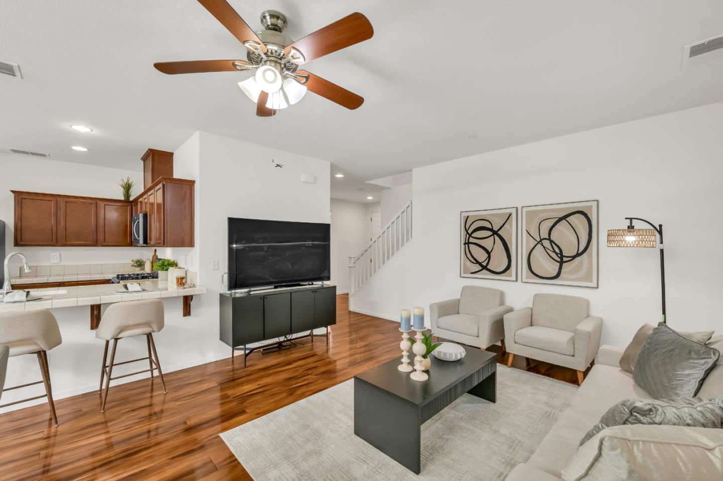 Detail Gallery Image 3 of 31 For 8902 Cobble Crest Dr, Sacramento,  CA 95829 - 4 Beds | 2/1 Baths