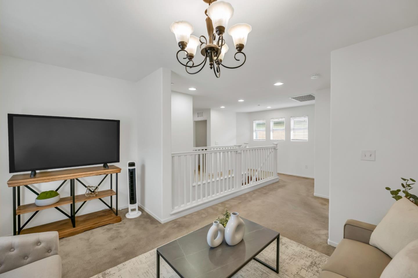 Detail Gallery Image 5 of 31 For 8902 Cobble Crest Dr, Sacramento,  CA 95829 - 4 Beds | 2/1 Baths