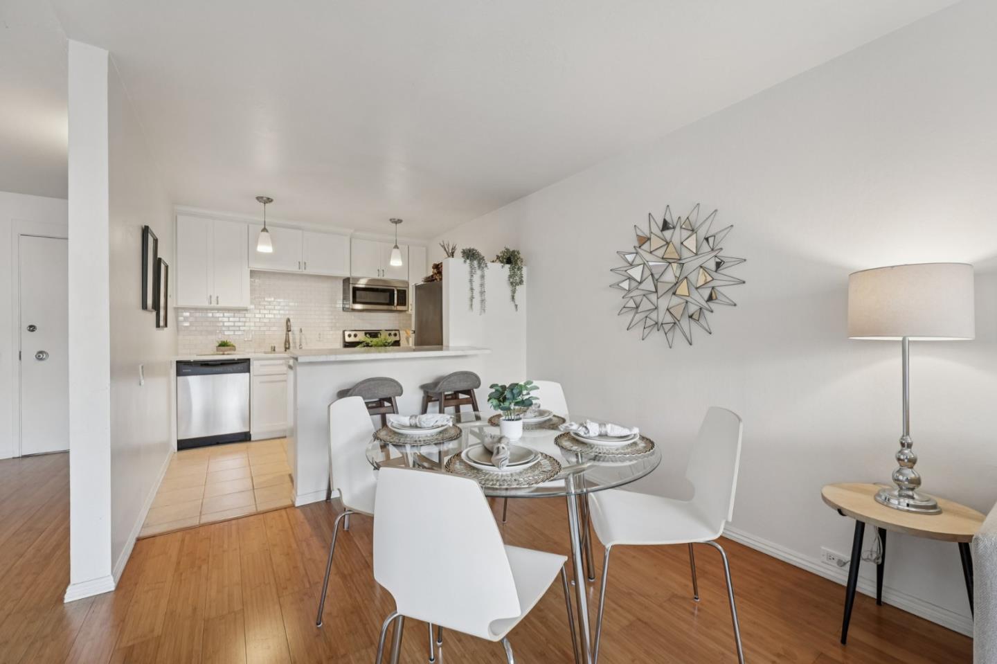 Detail Gallery Image 10 of 33 For 323 Monte Vista Ave #203,  Oakland,  CA 94611 - 1 Beds | 1 Baths