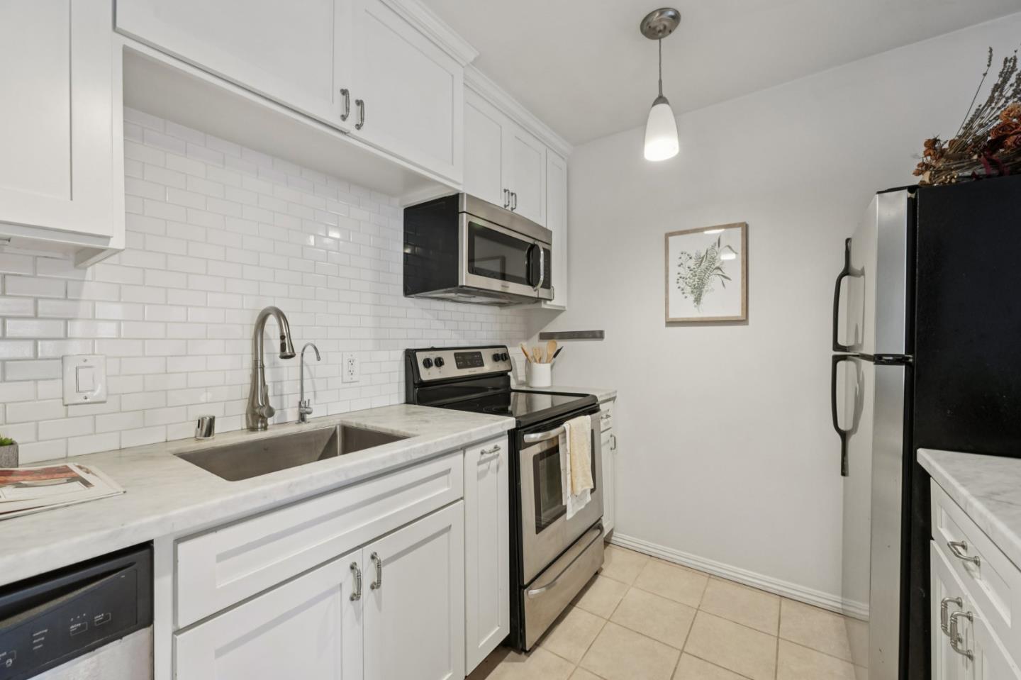 Detail Gallery Image 16 of 33 For 323 Monte Vista Ave #203,  Oakland,  CA 94611 - 1 Beds | 1 Baths