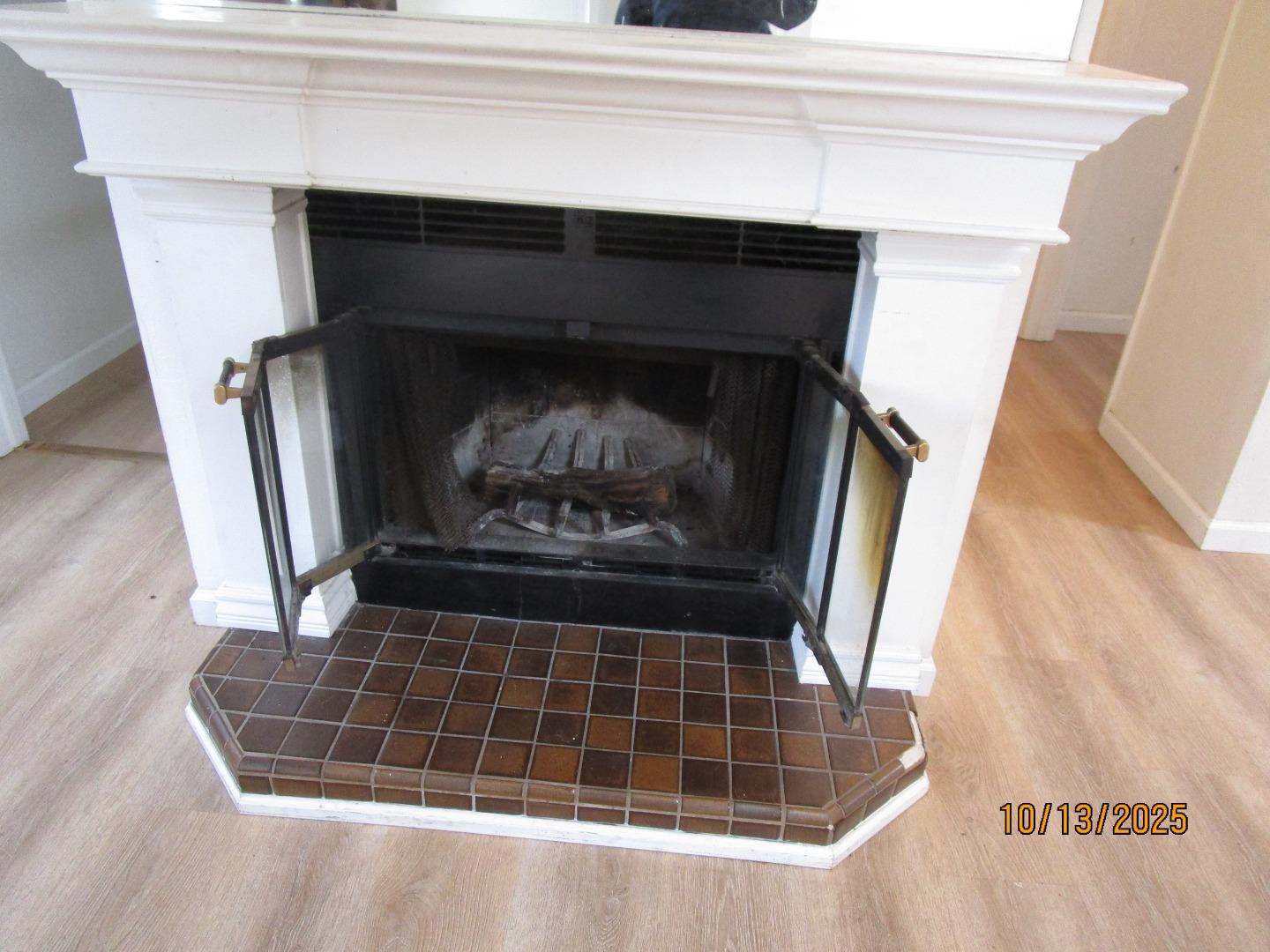 Detail Gallery Image 3 of 10 For 4230 Grace St, Capitola,  CA 95010 - 2 Beds | 1 Baths