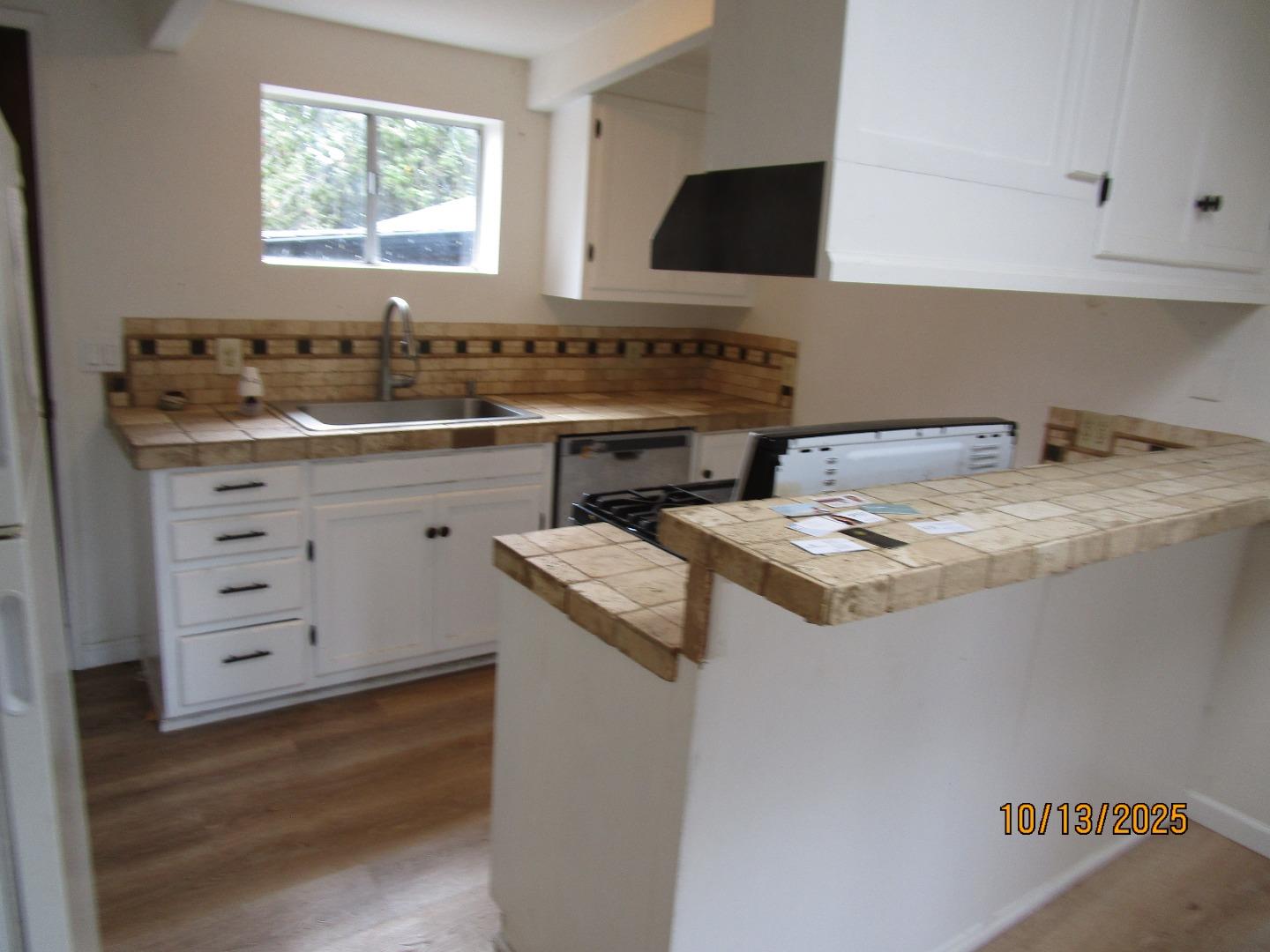 Detail Gallery Image 4 of 10 For 4230 Grace St, Capitola,  CA 95010 - 2 Beds | 1 Baths