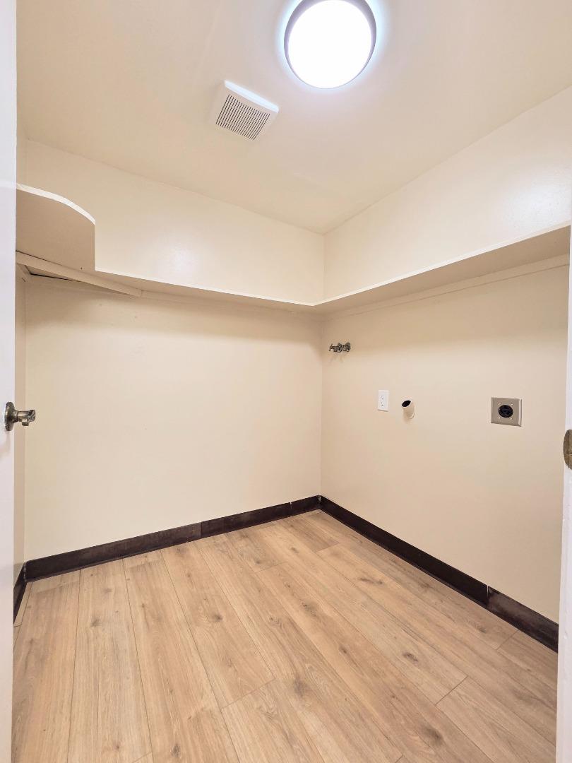 Detail Gallery Image 11 of 16 For 2324 Mossdale Way, San Jose,  CA 95133 - 2 Beds | 1/1 Baths