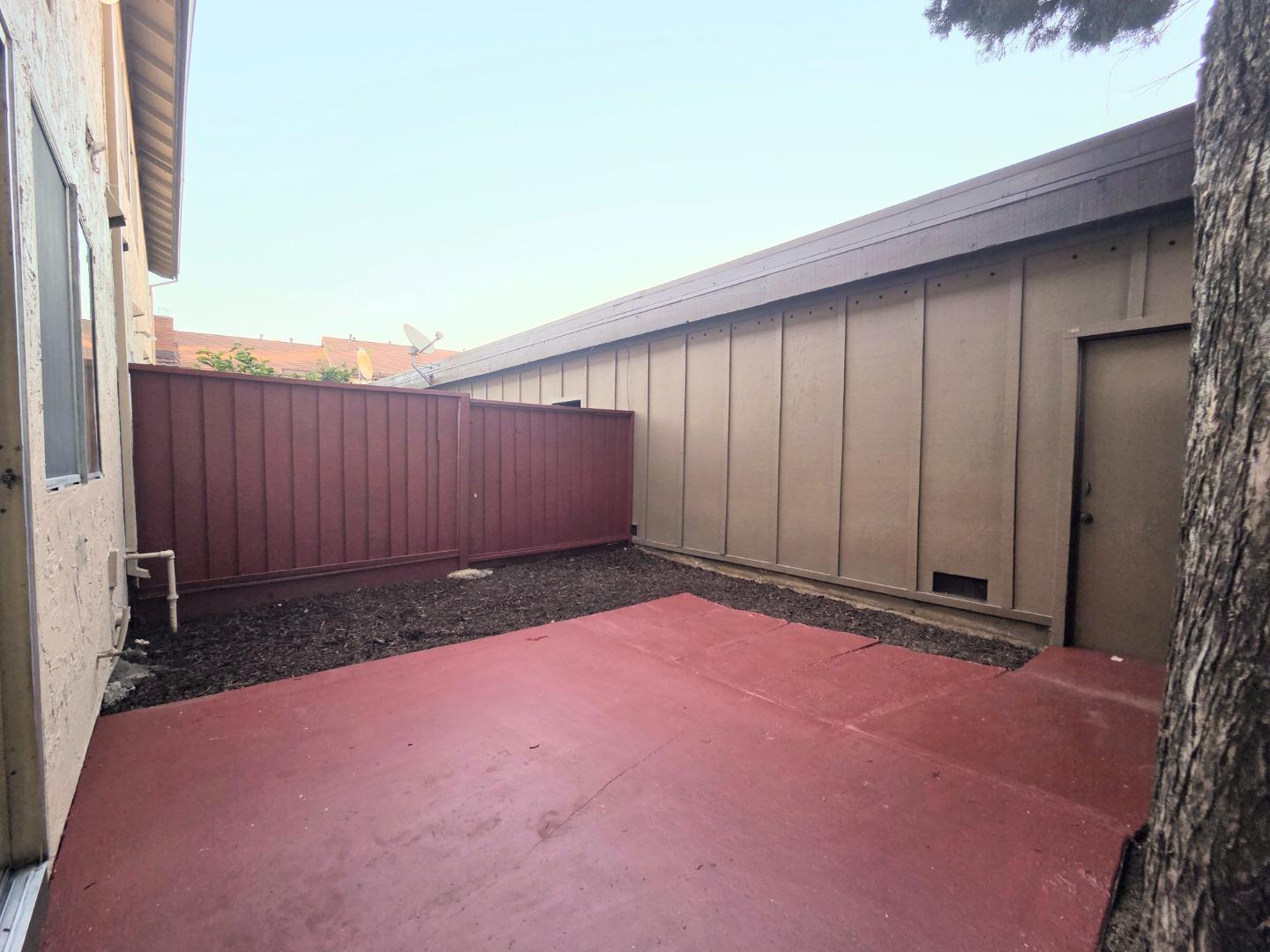 Detail Gallery Image 4 of 16 For 2324 Mossdale Way, San Jose,  CA 95133 - 2 Beds | 1/1 Baths