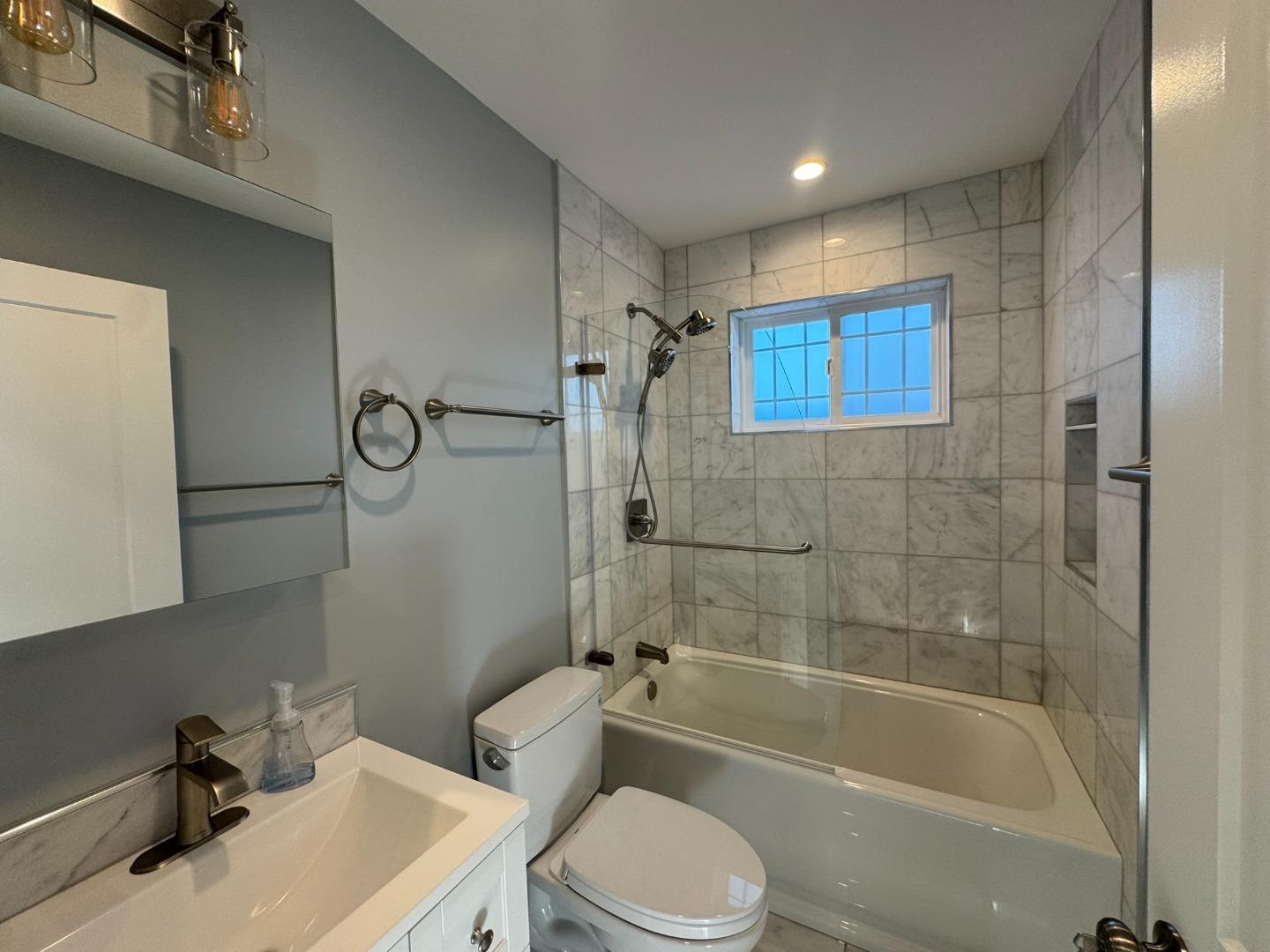 Detail Gallery Image 10 of 15 For 1500 Solana Dr Adu,  Belmont,  CA 94002 - 2 Beds | 1 Baths