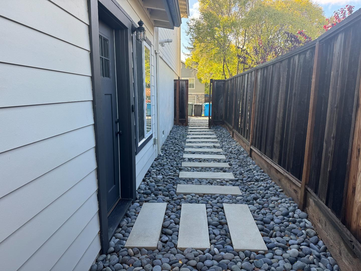 Detail Gallery Image 14 of 15 For 1500 Solana Dr Adu,  Belmont,  CA 94002 - 2 Beds | 1 Baths