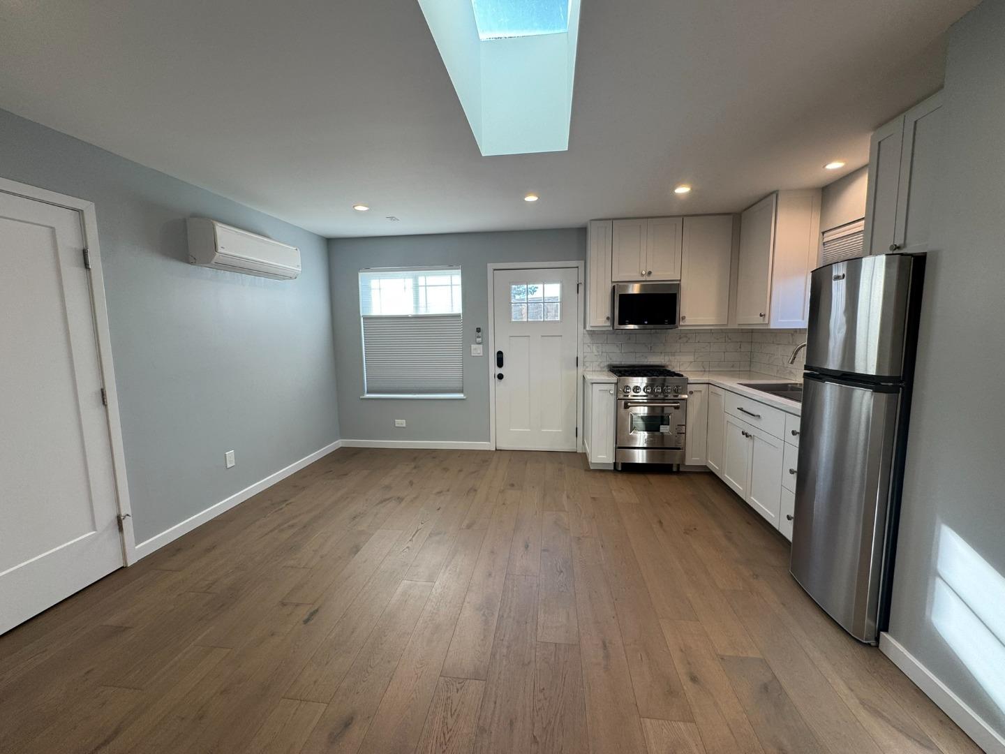 Detail Gallery Image 2 of 15 For 1500 Solana Dr Adu,  Belmont,  CA 94002 - 2 Beds | 1 Baths