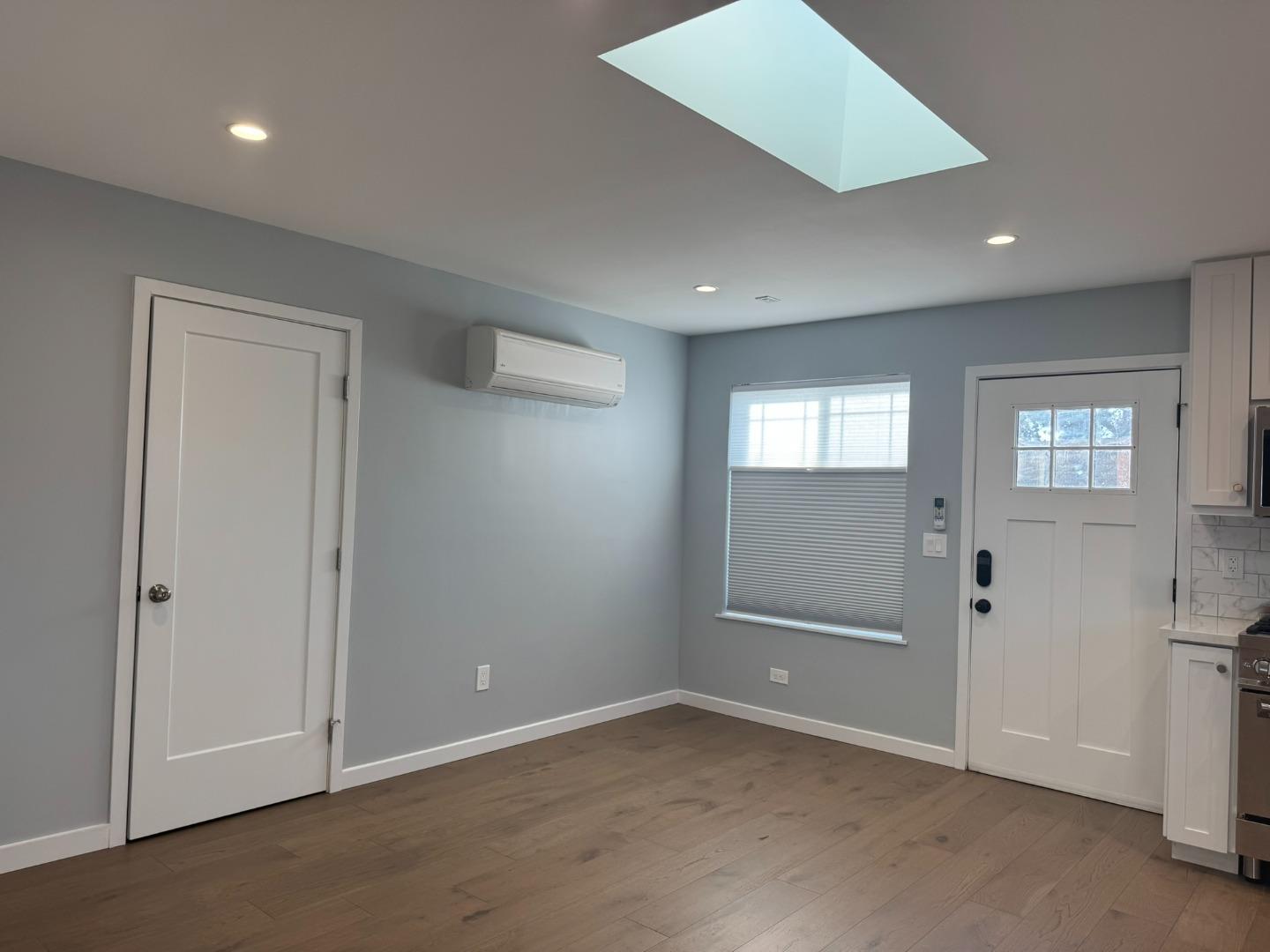 Detail Gallery Image 5 of 15 For 1500 Solana Dr Adu,  Belmont,  CA 94002 - 2 Beds | 1 Baths