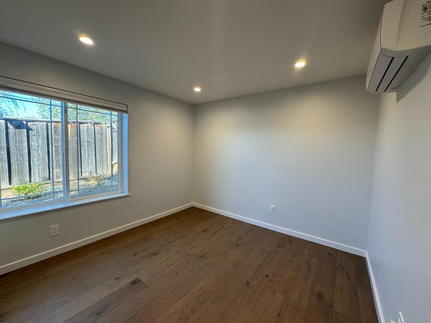 Detail Gallery Image 7 of 15 For 1500 Solana Dr Adu,  Belmont,  CA 94002 - 2 Beds | 1 Baths