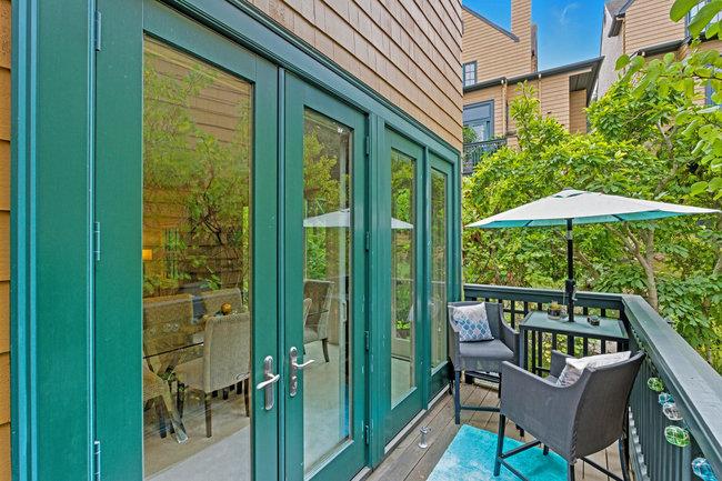 Detail Gallery Image 11 of 90 For 19 Loma Vista Ln, Belmont,  CA 94002 - 3 Beds | 2/1 Baths