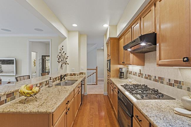 Detail Gallery Image 21 of 90 For 19 Loma Vista Ln, Belmont,  CA 94002 - 3 Beds | 2/1 Baths