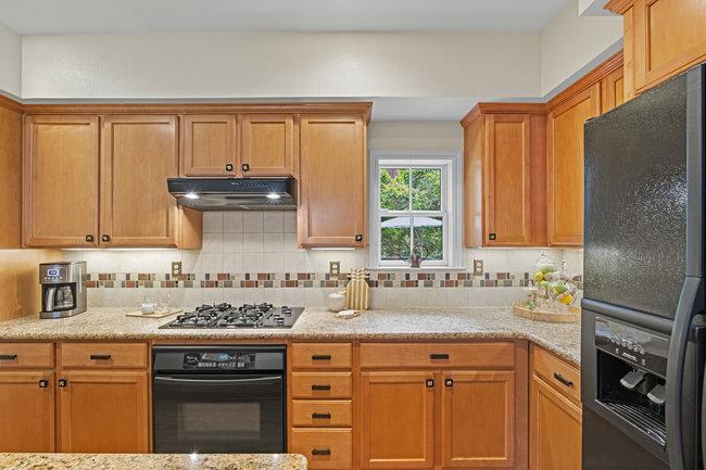 Detail Gallery Image 22 of 90 For 19 Loma Vista Ln, Belmont,  CA 94002 - 3 Beds | 2/1 Baths