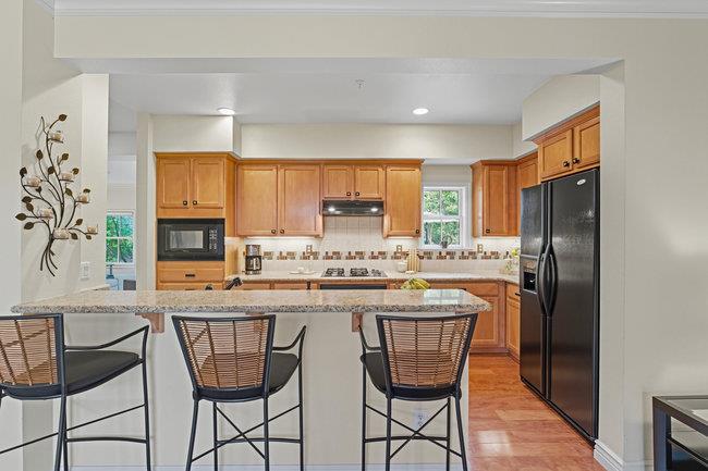 Detail Gallery Image 27 of 90 For 19 Loma Vista Ln, Belmont,  CA 94002 - 3 Beds | 2/1 Baths