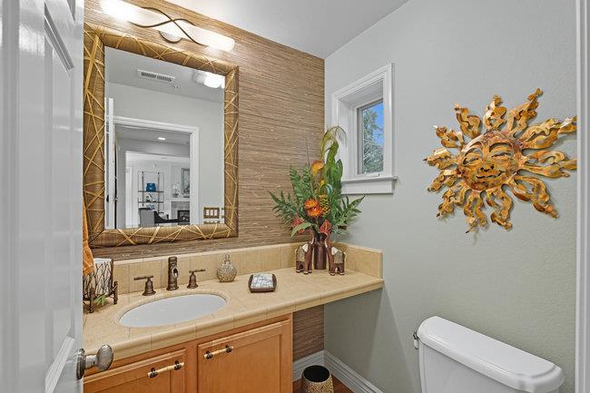 Detail Gallery Image 30 of 90 For 19 Loma Vista Ln, Belmont,  CA 94002 - 3 Beds | 2/1 Baths