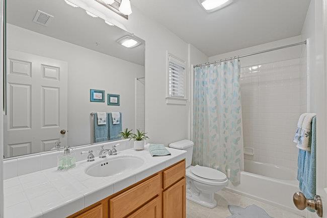 Detail Gallery Image 58 of 90 For 19 Loma Vista Ln, Belmont,  CA 94002 - 3 Beds | 2/1 Baths